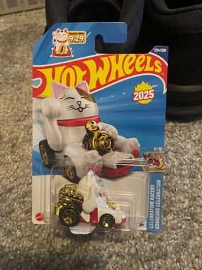 Hot Wheels 2025 White & Gold Maneki-Neko Celebration Racer